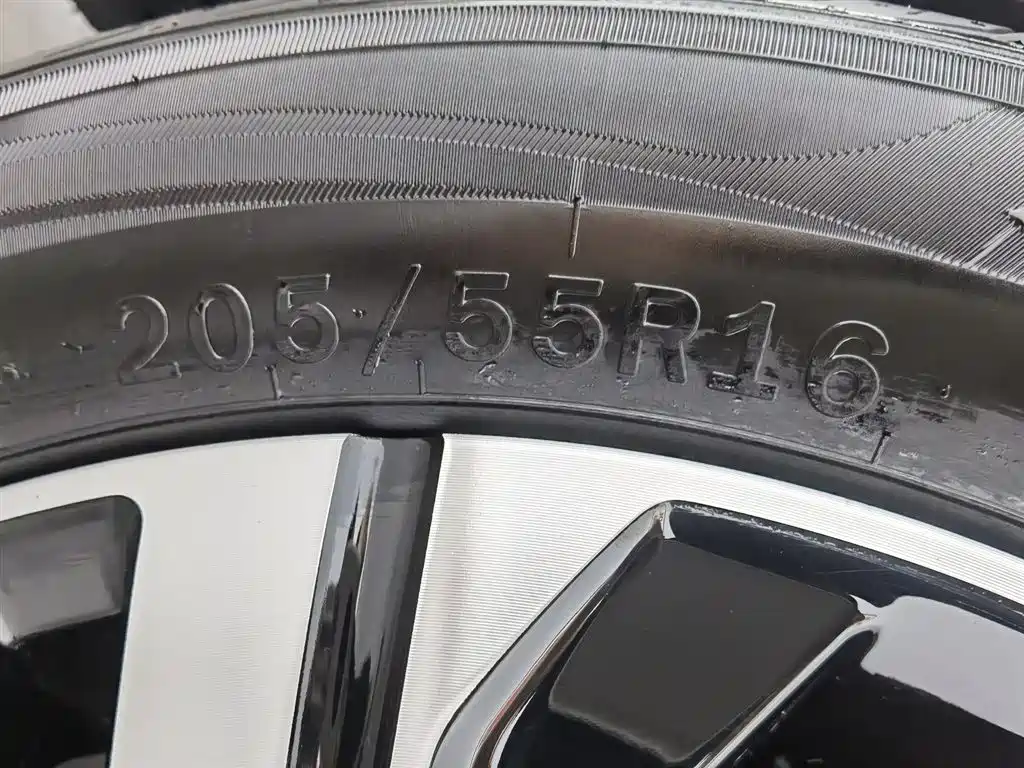 Volkswagen Lavida 2024 Model 1.5L Automatic 5 Million Edition фото 24