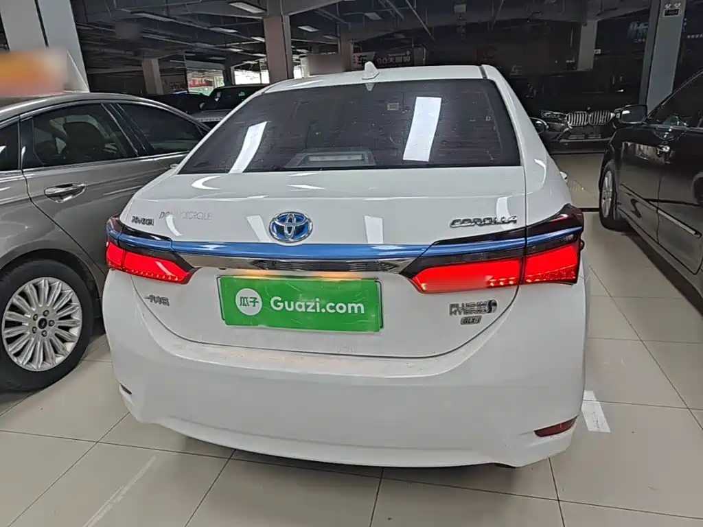 Toyota Corolla Twin Engine E+ 2019 2019 1.8L E-CVT Luxury Edition