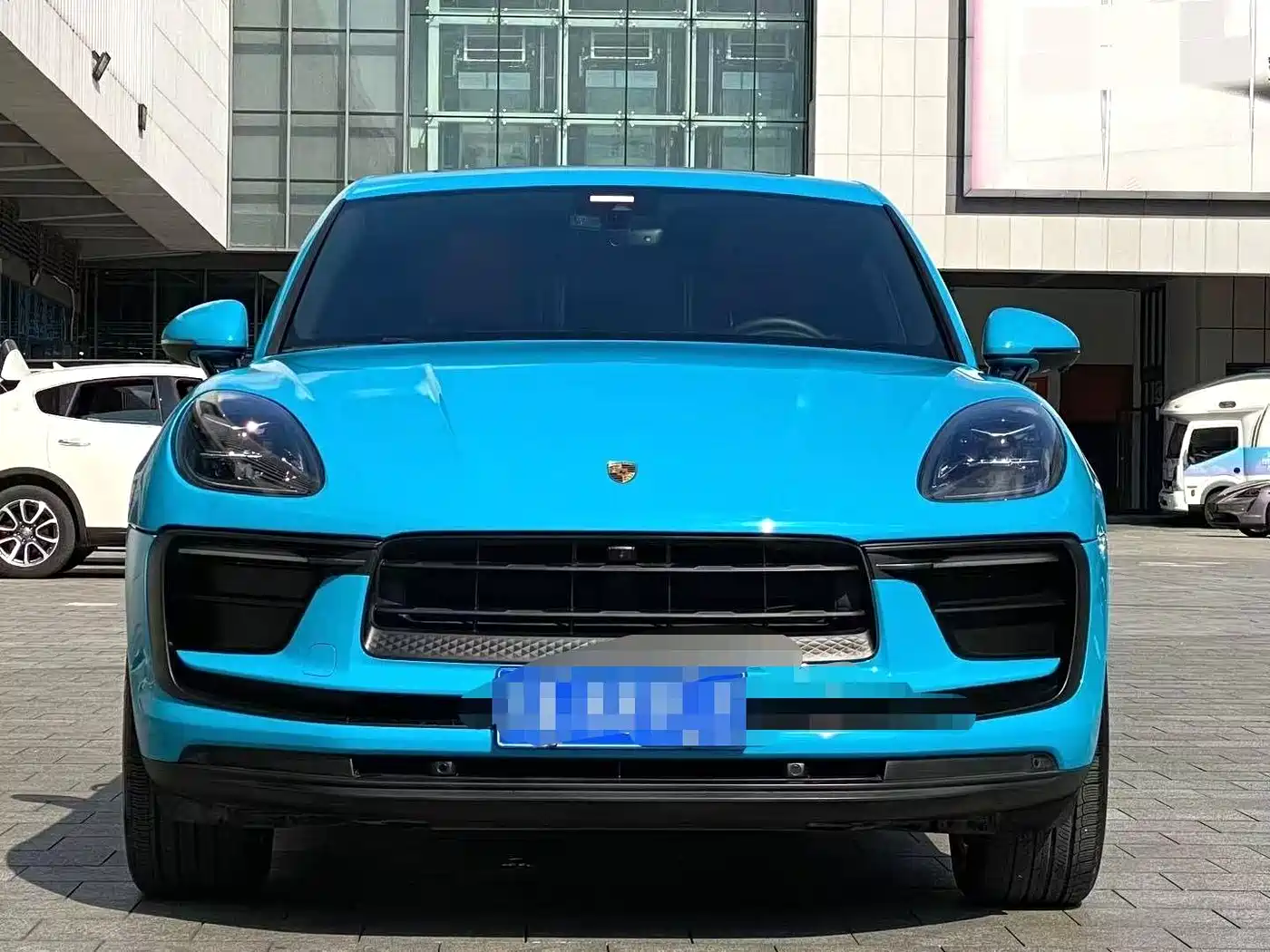 PORSCHE MACAN