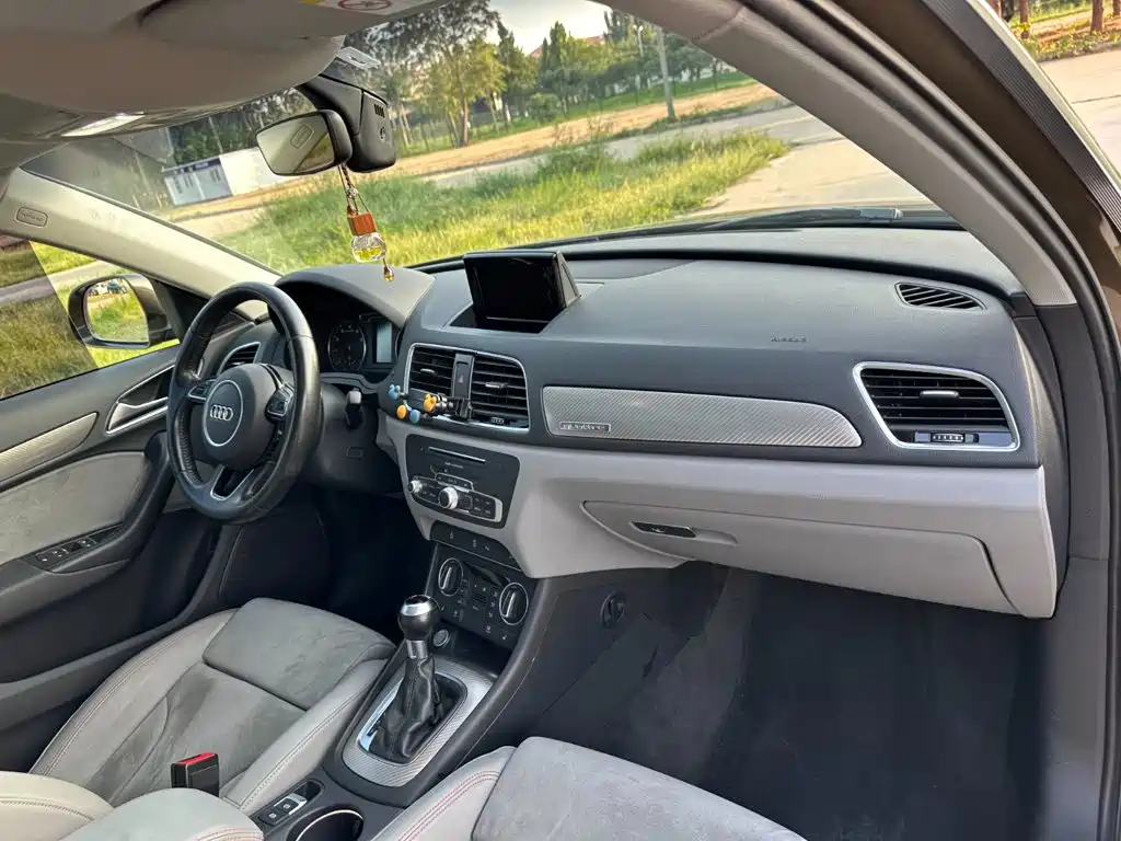 Photo 18 - Audi Q3