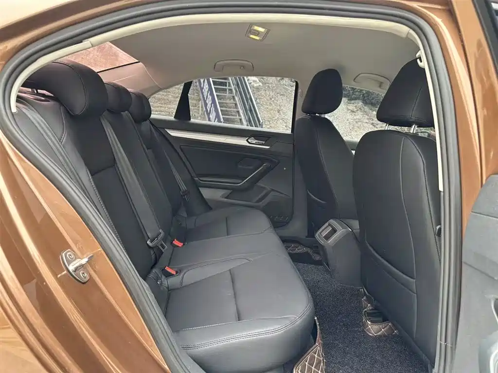 Volkswagen Lamando 2018 230TSI DSG Trend Edition фото 4