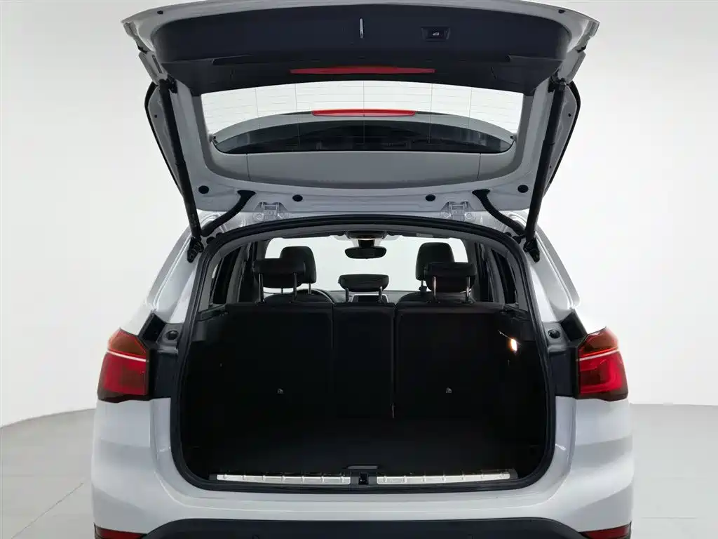 BMW X1 2019 sDrive18Li Premium Model фото 16
