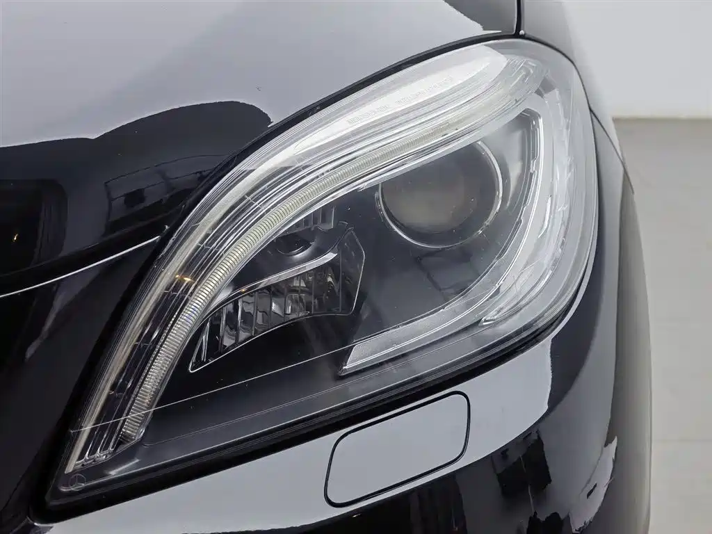 Mercedes-Benz M-Class 2012 Model ML 350 Luxury фото 7