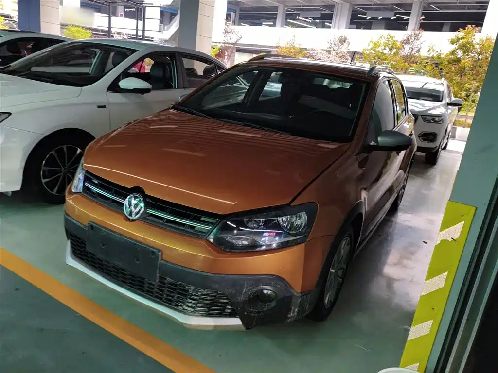 Volkswagen Polo 2014 1.6L Cross Polo Automatic