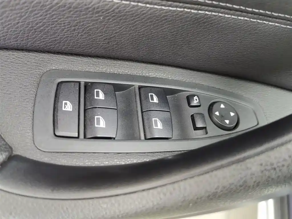 BMW X1 2019 xDrive20Li Premium Model фото 9
