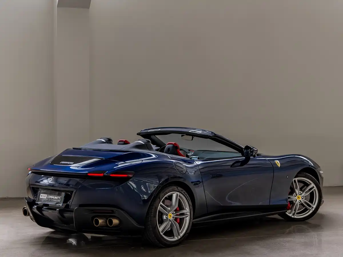 FERRARI ROMA