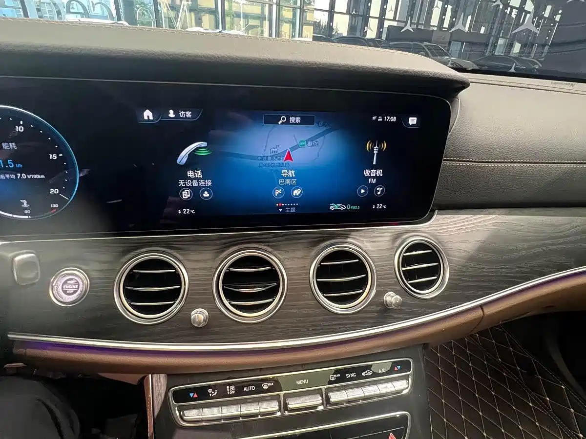 MERCEDES-BENZ E CLASS