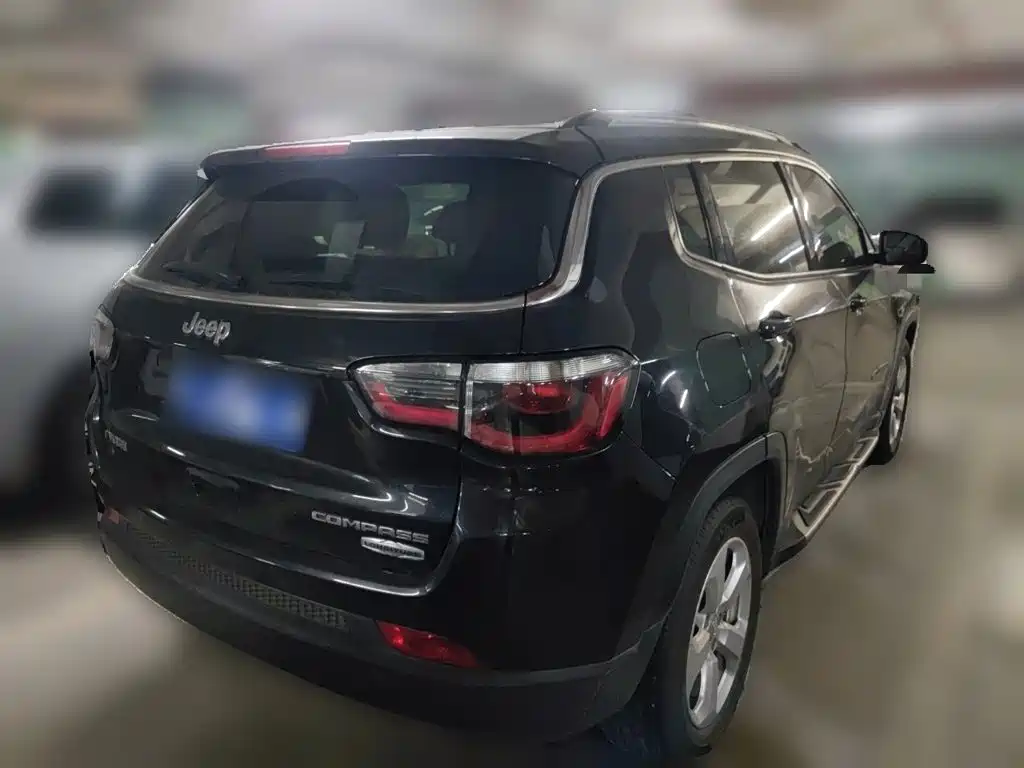 Photo 6 - Jeep Compass