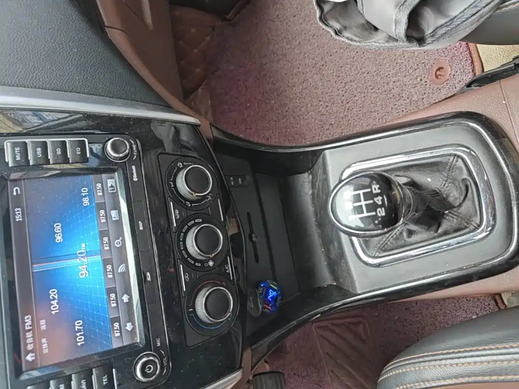 Dongfeng Fengxing Fengxing SX6 2017 2016 1.6L Manual Premium