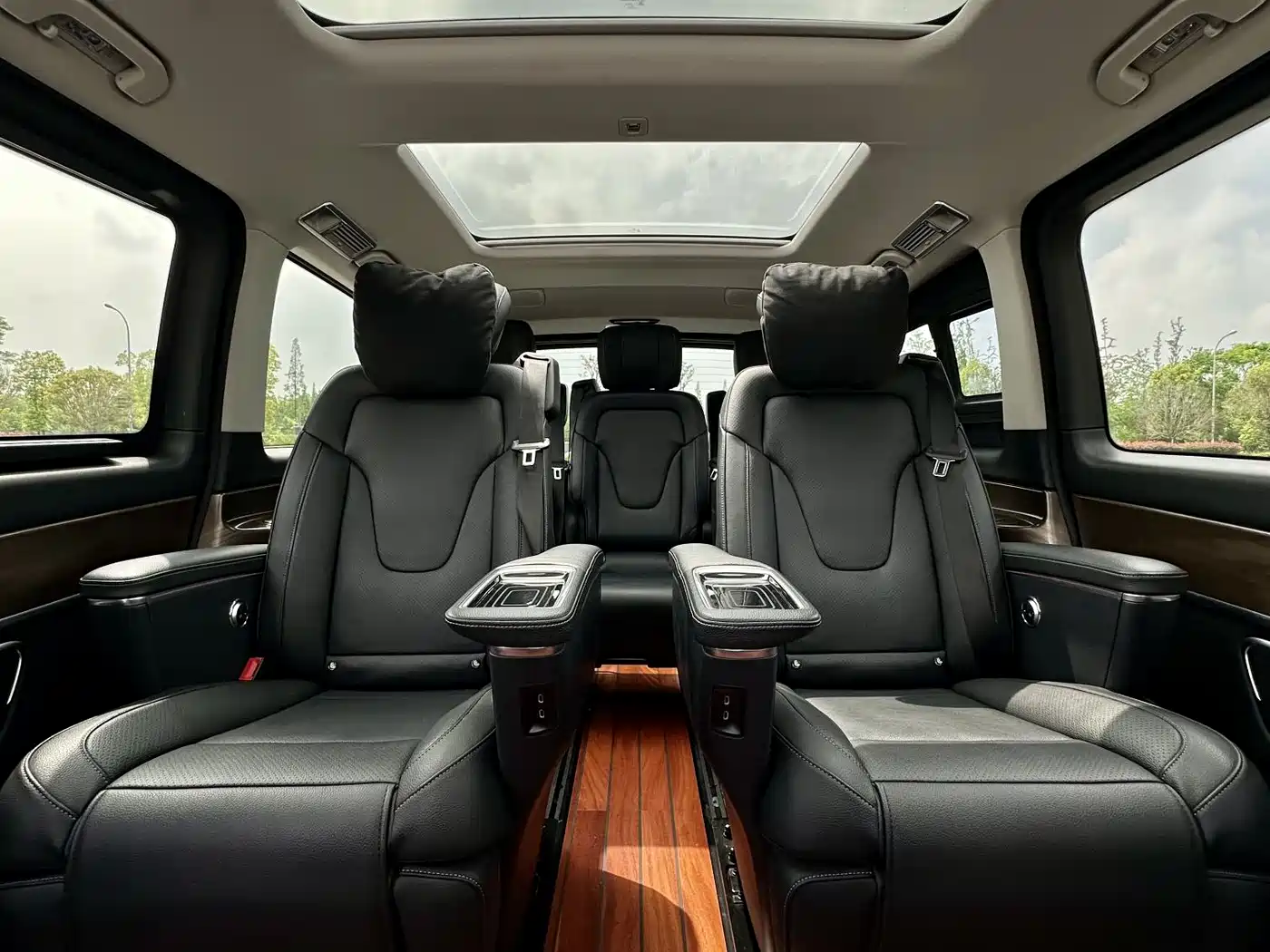 MERCEDES-BENZ V-CLASS