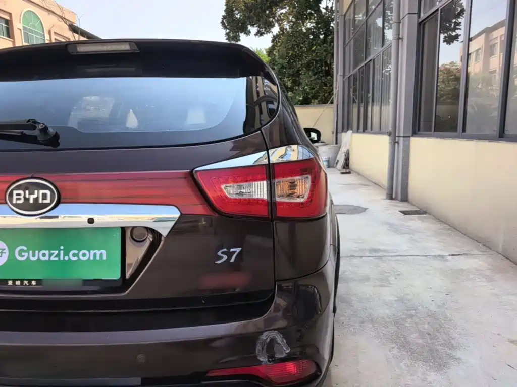 BYD S7 2015 2015 2.0T Automatic Premium