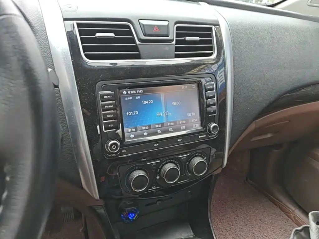 Dongfeng Fengxing Fengxing SX6 2017 2016 1.6L Manual Premium