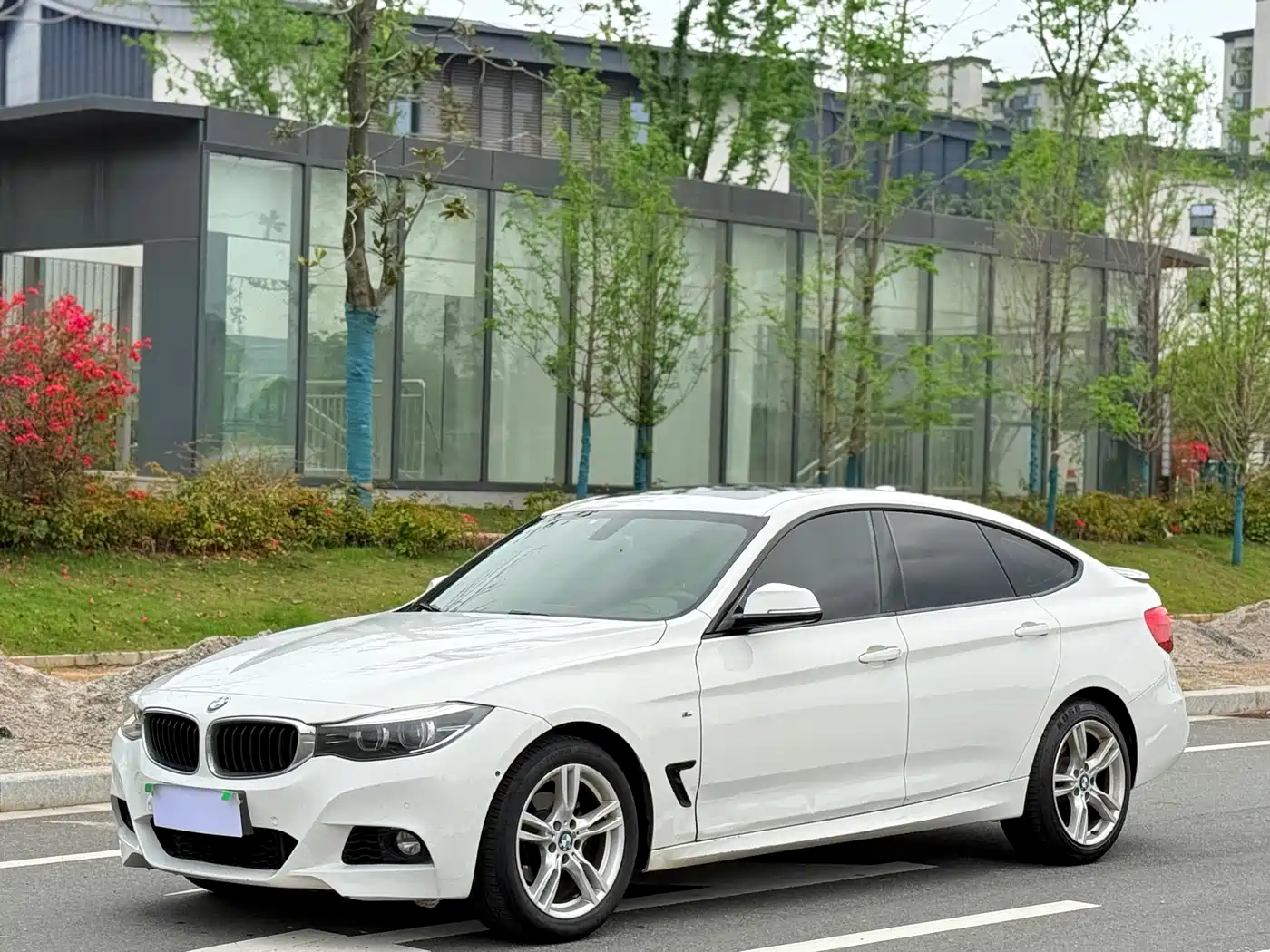 BMW 3 Series GT 2018 320i M Sport