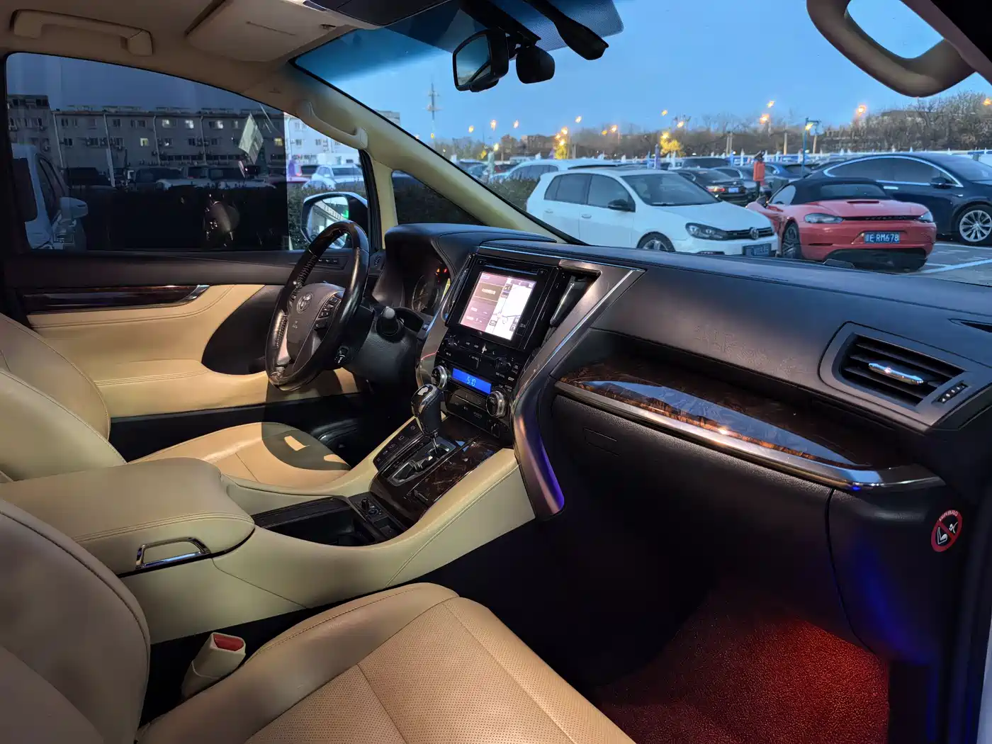 Toyota Alphard 2018 3.5L Luxury фото 10