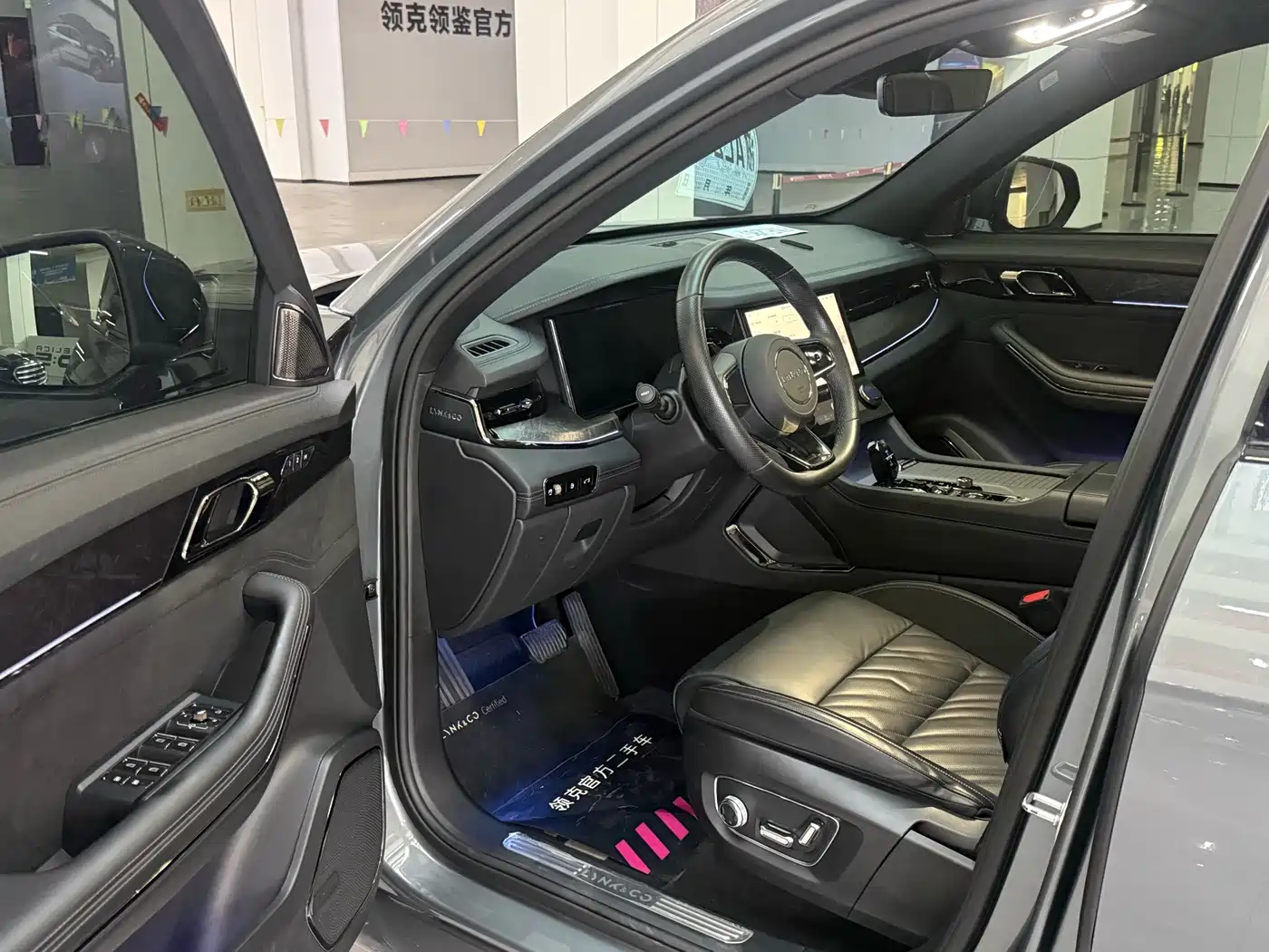 Lynk & Co 09 EM-P 2021 2.0T PHEV Halo 6-seater фото 11