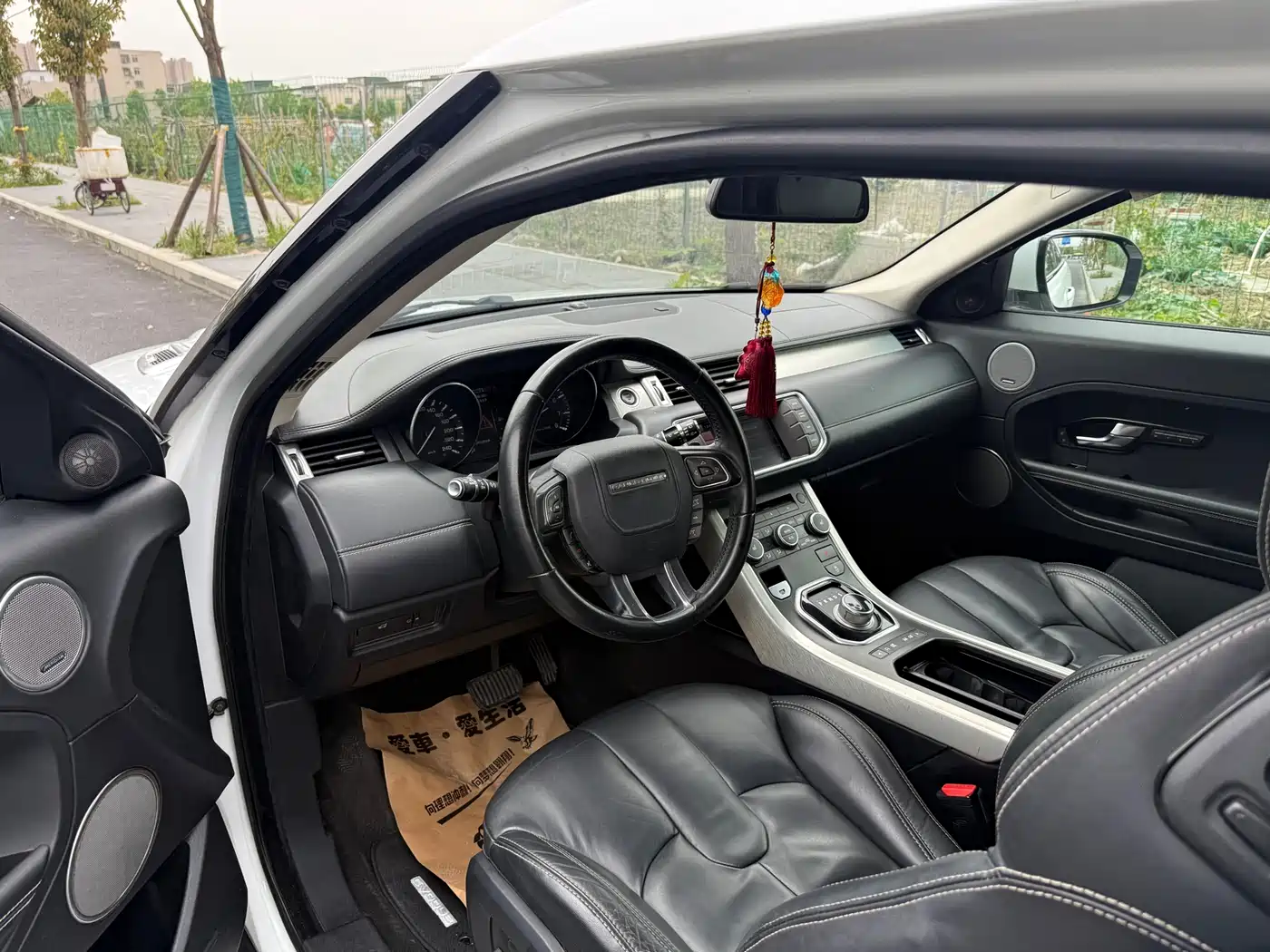 Land Rover Range Rover Evoque (Import) 2013 2.0T 3-Door Glamour Edition фото 12
