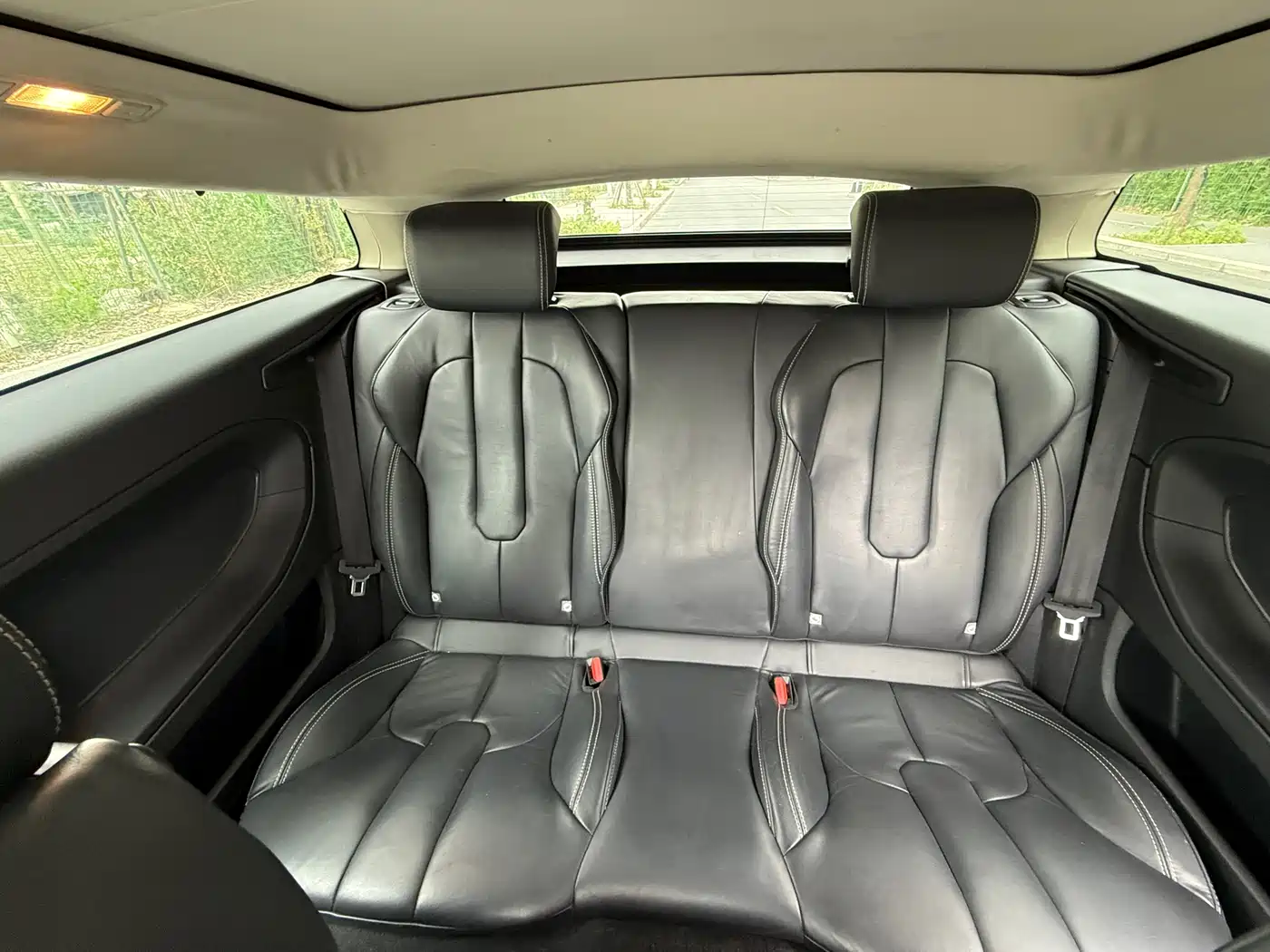 Land Rover Range Rover Evoque (Import) 2013 2.0T 3-Door Glamour Edition фото 15