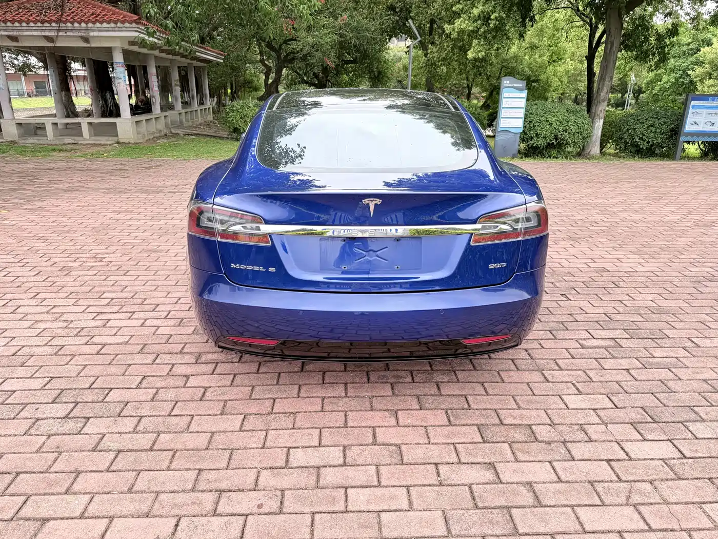 TESLA MODEL S