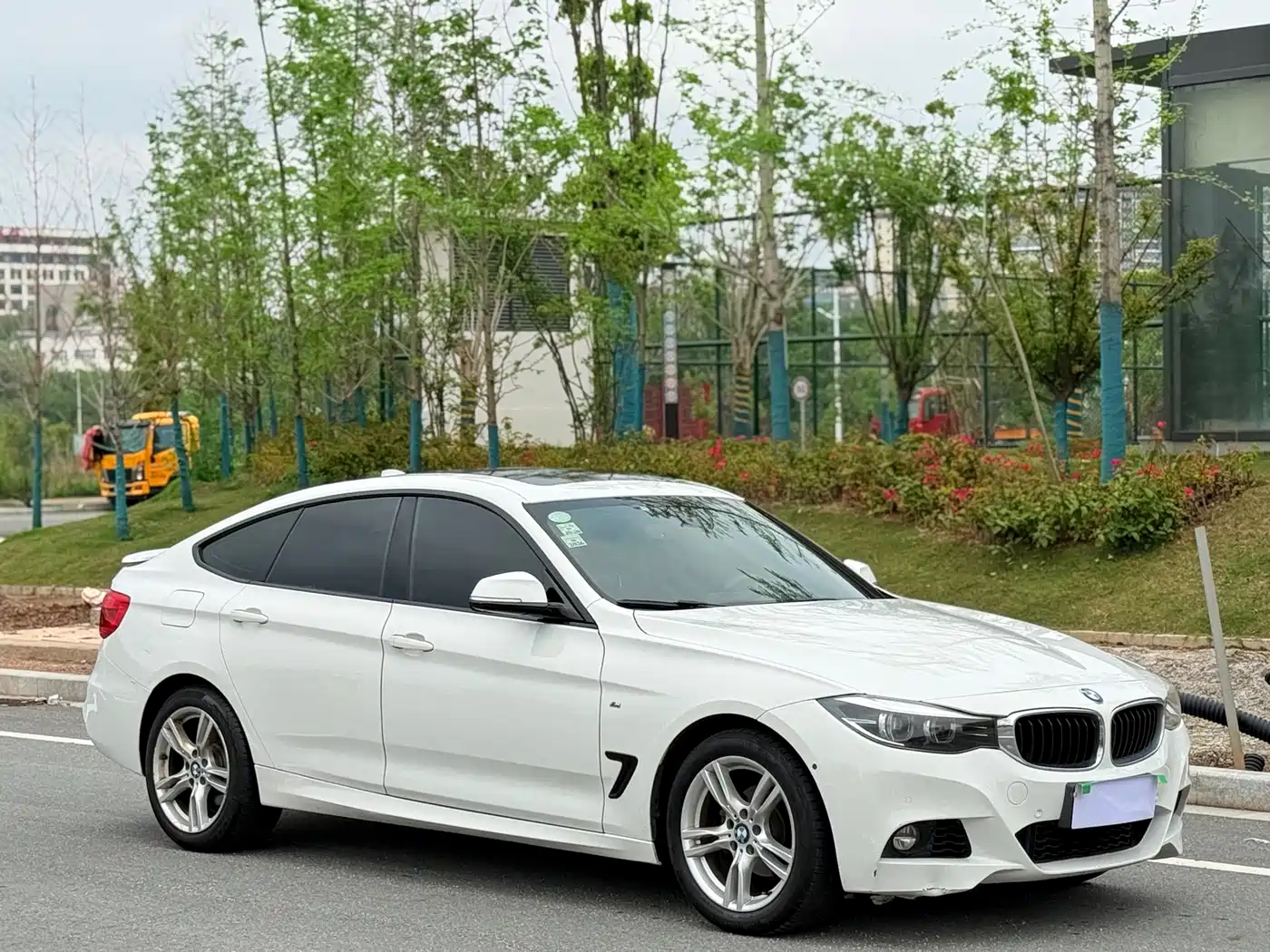 BMW 3 Series GT 2018 320i M Sport фото 3