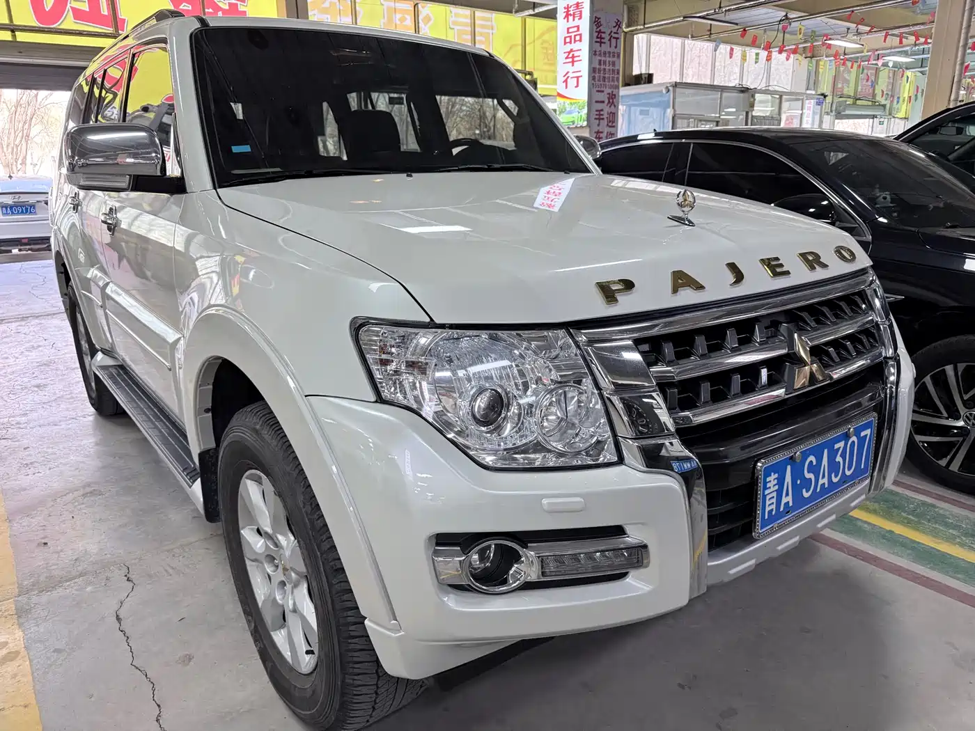 Mitsubishi Pajero (Import) 2020 3.0L Automatic Standard Edition фото 3