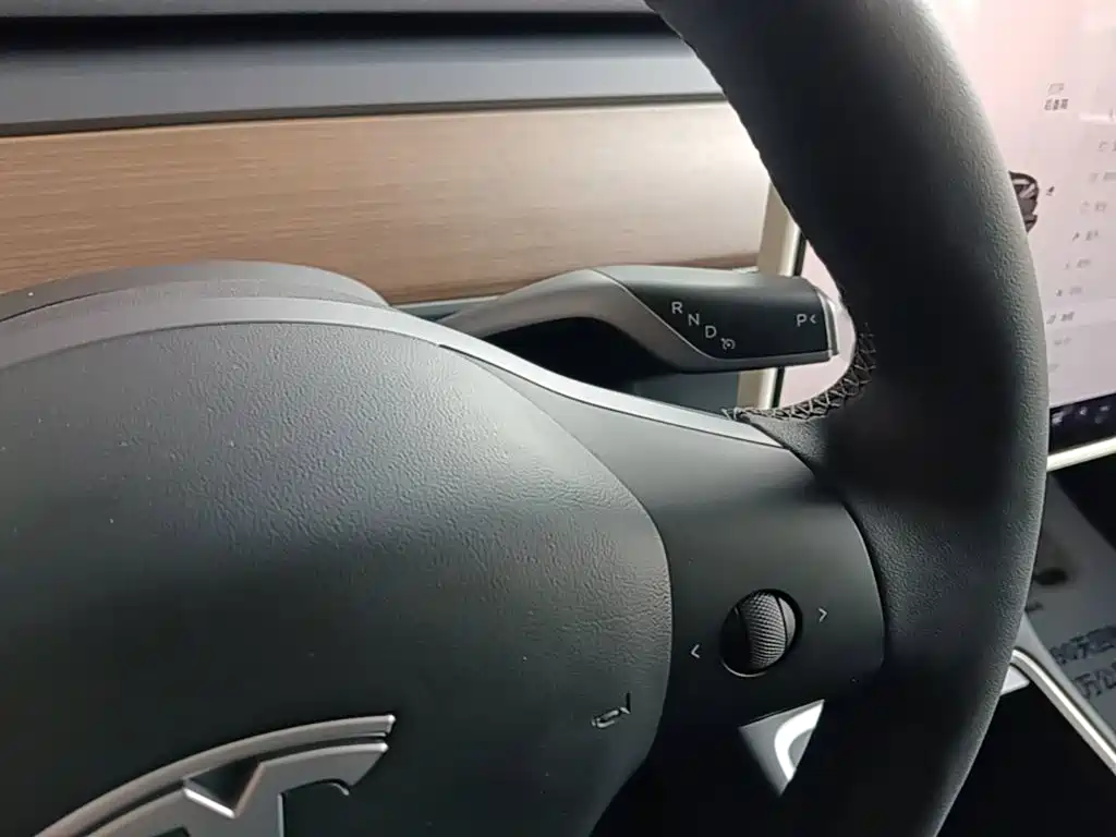 Фото 14 - Tesla Model 3