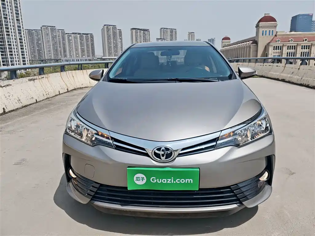 Toyota Corolla 2017 Facelift 1.2T S-CVT GL фото 3