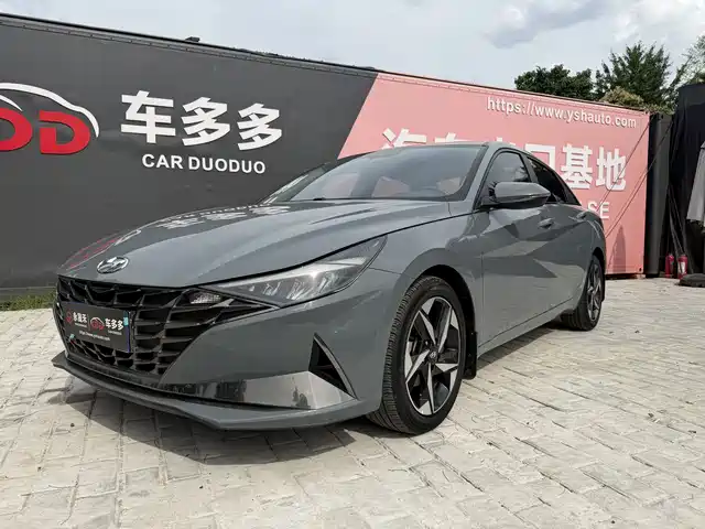 Hyundai Elantra 2022 1.5L CVT LUX Premium Edition