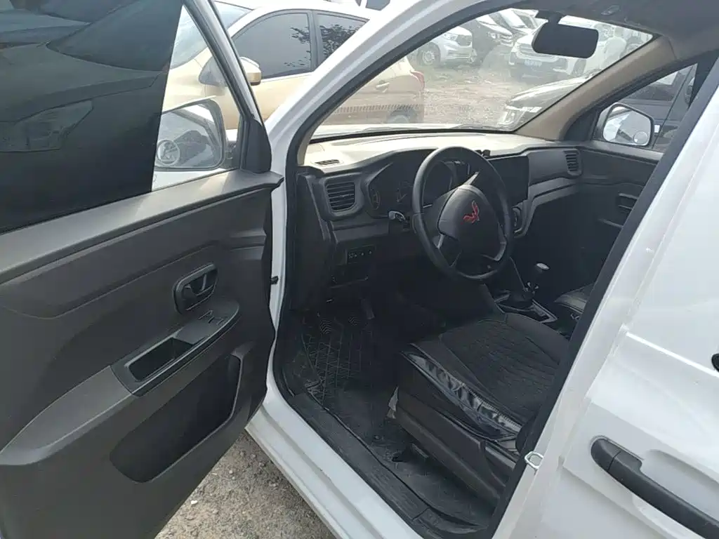 Wuling Motors Wuling Hongguang V 2025 2022 1.5L Power Take Edition Electric Power Steering LAR