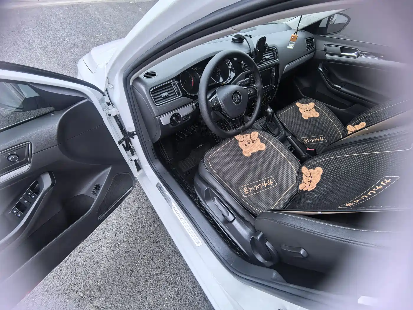 Volkswagen Sagitar 2018 1.6L Automatic Comfort фото 7