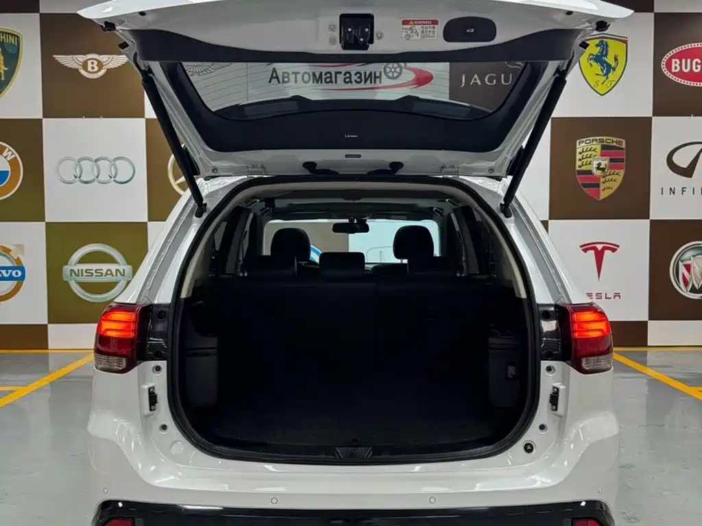Mitsubishi Outlander 2022 2021 2.0L 2WD Yaodong Edition 5-seater