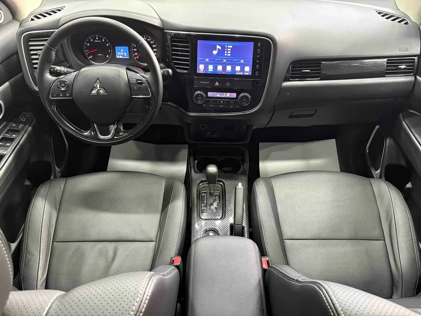 Mitsubishi Outlander 2018 2.0L 2WD Glory Edition 5-seater фото 12