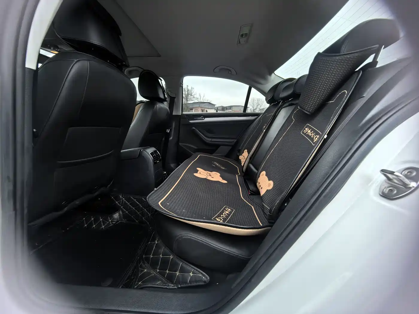 Volkswagen Sagitar 2018 1.6L Automatic Comfort фото 10