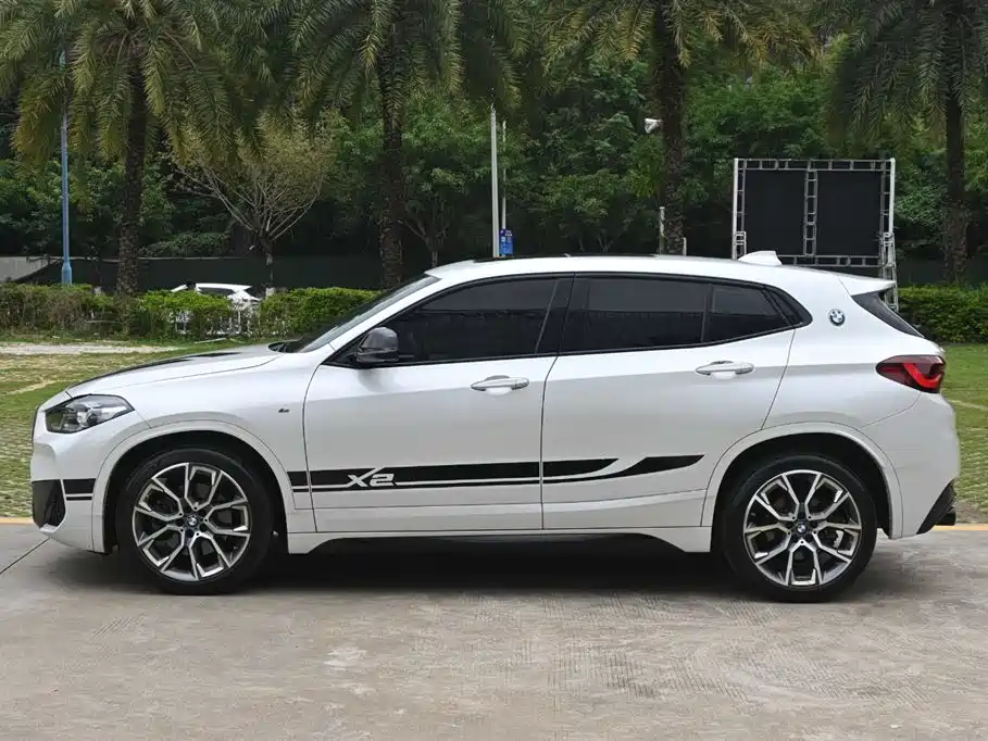 BMW X2 2021 Facelift xDrive25i Shadow Night Edition фото 2