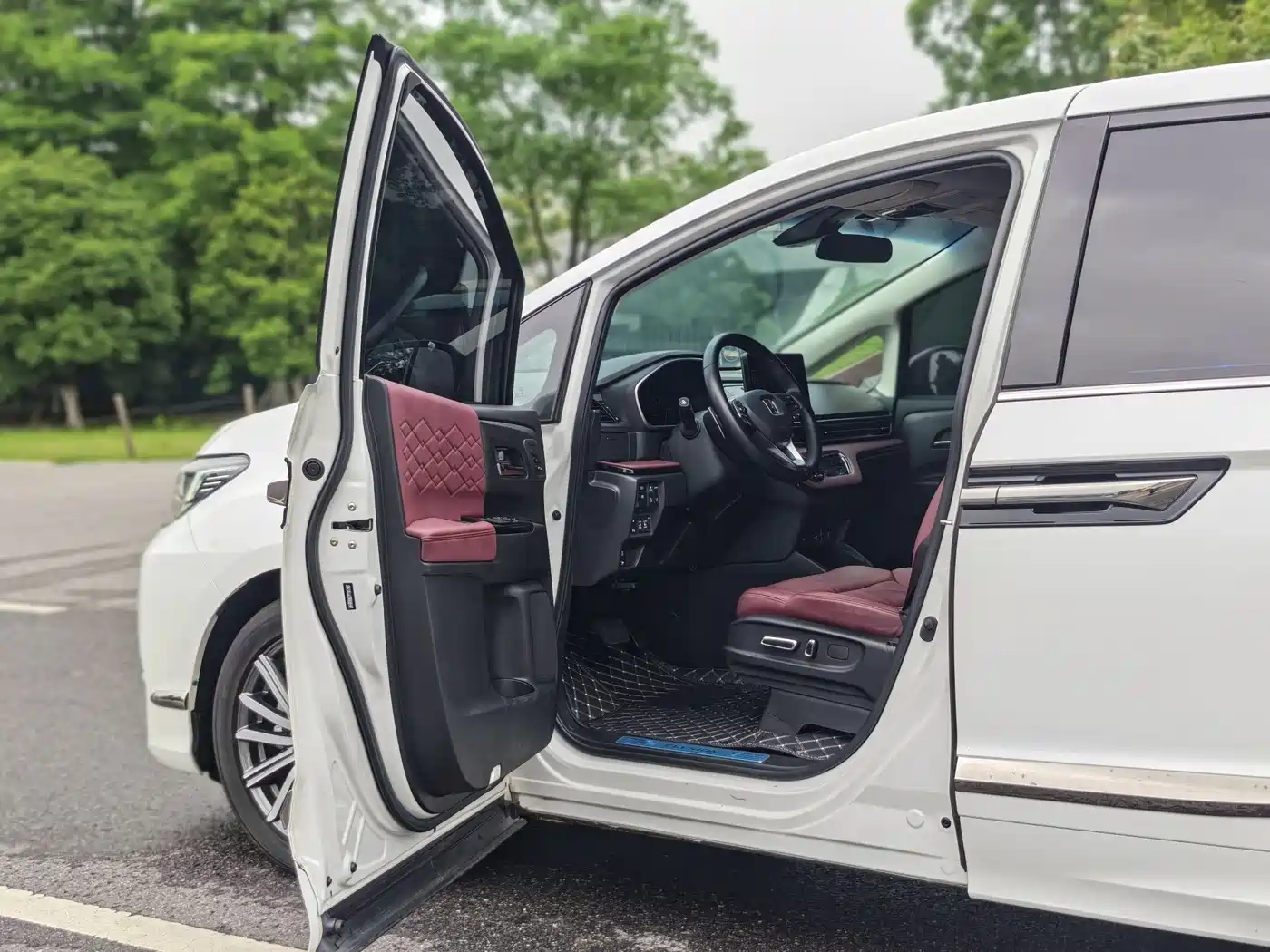 Honda Elysion 2022 2.0L e:HEV Supreme Edition фото 8