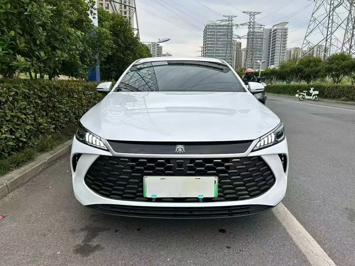 BYD Qin PLUS 2025 DM-i Smart Drive 55KM Leader фото 2