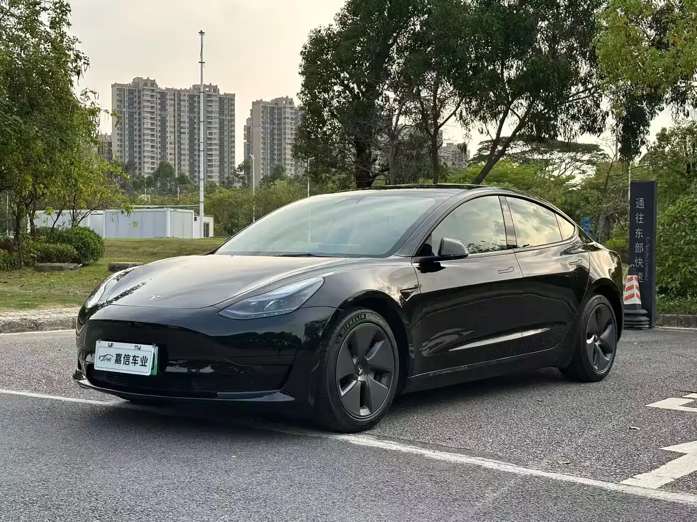 Tesla Model 3 2022 Model Rear-Wheel Drive Version