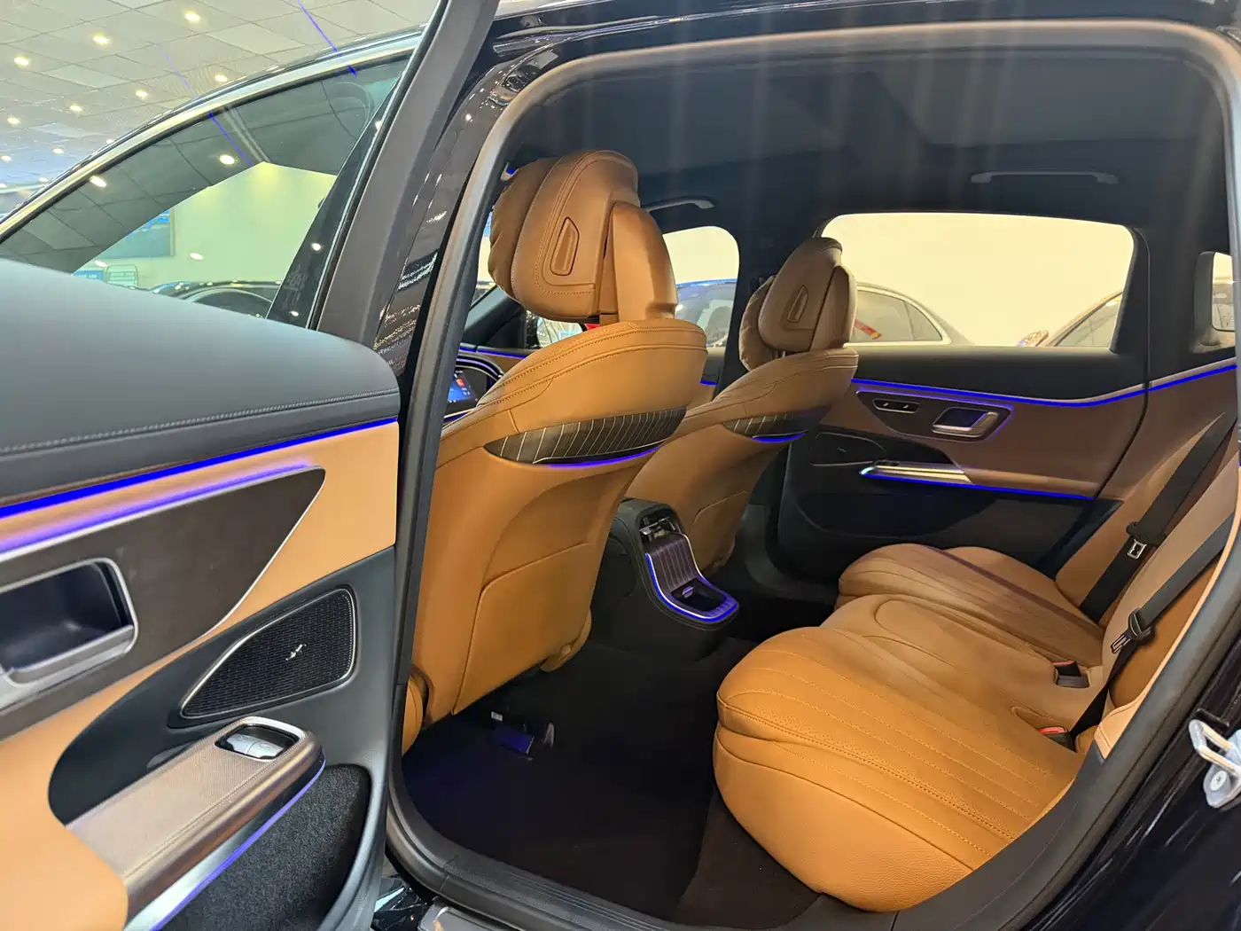 Mercedes-Benz E-Class New Energy 2024 2024 E 350 e L Plug-in Hybrid Sedan