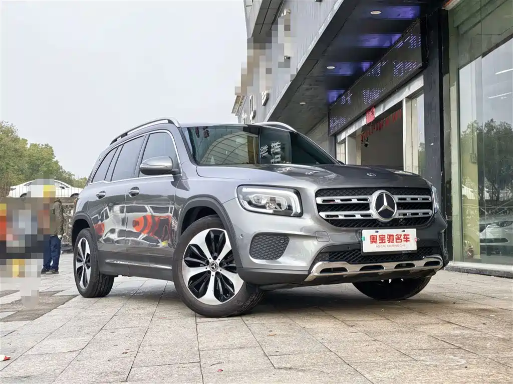 MERCEDES-BENZ GLB