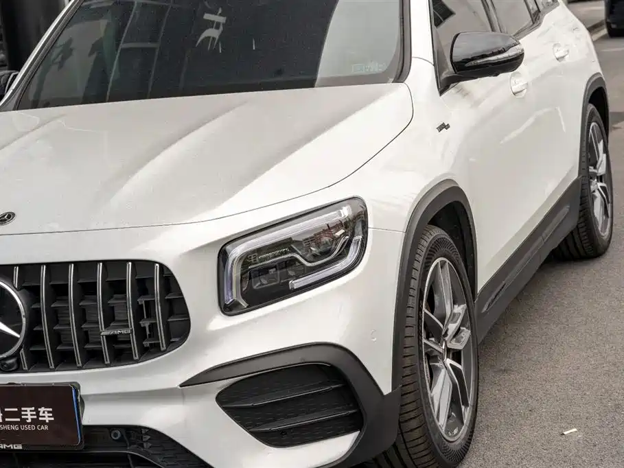 MERCEDES-BENZ GLB AMG