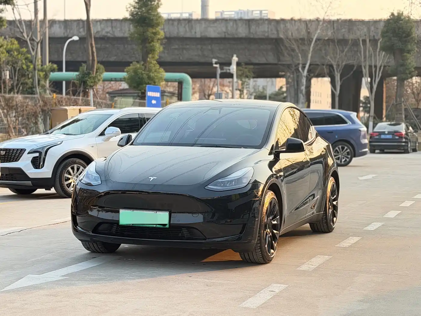 TESLA MODEL Y