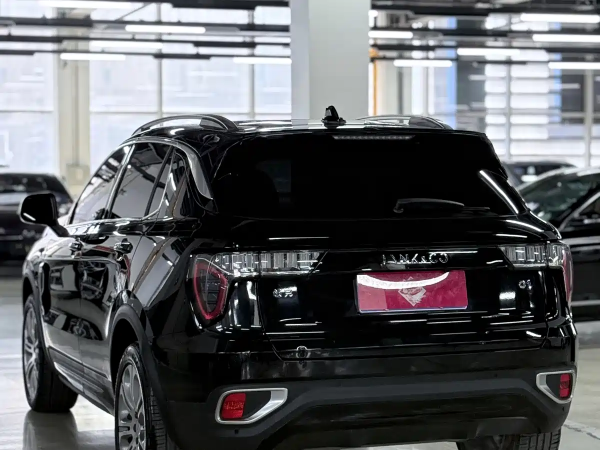 Lynk & Co 01 2019 2.0T 2WD Pro Edition China V фото 7