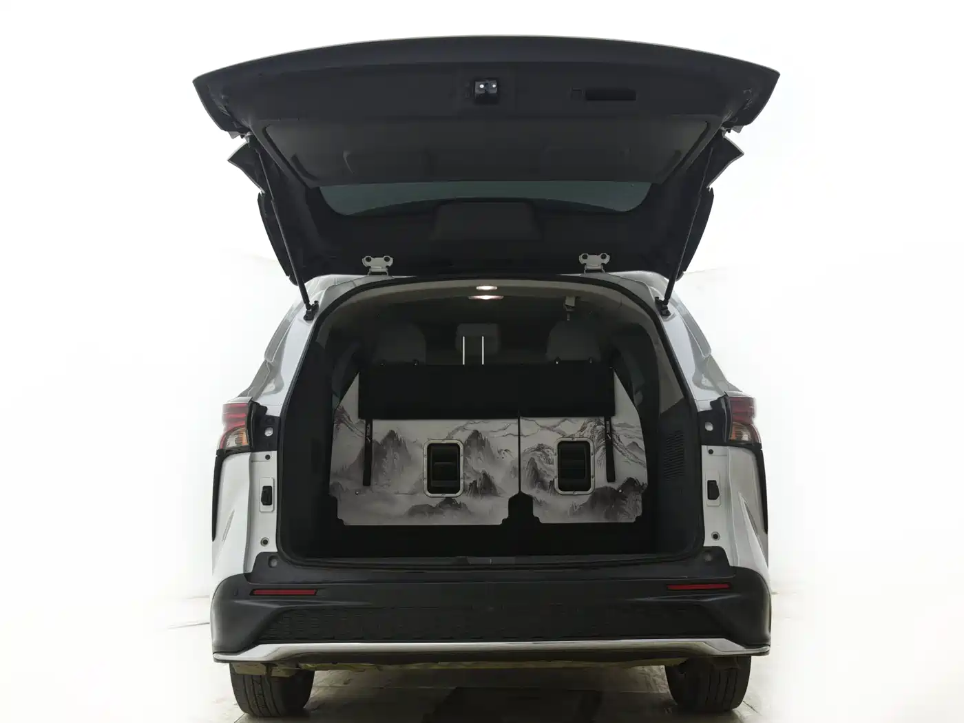 Toyota Granvia 2023 2.5L Hybrid Comfort Edition фото 13