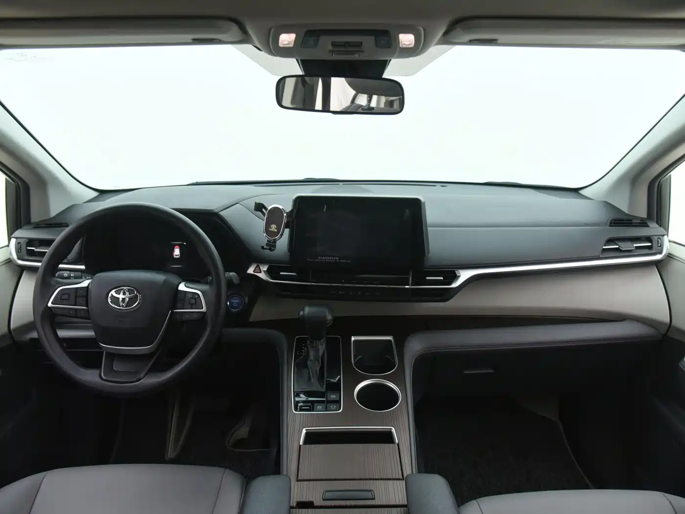 Toyota Granvia 2023 2.5L Hybrid Comfort Edition фото 5