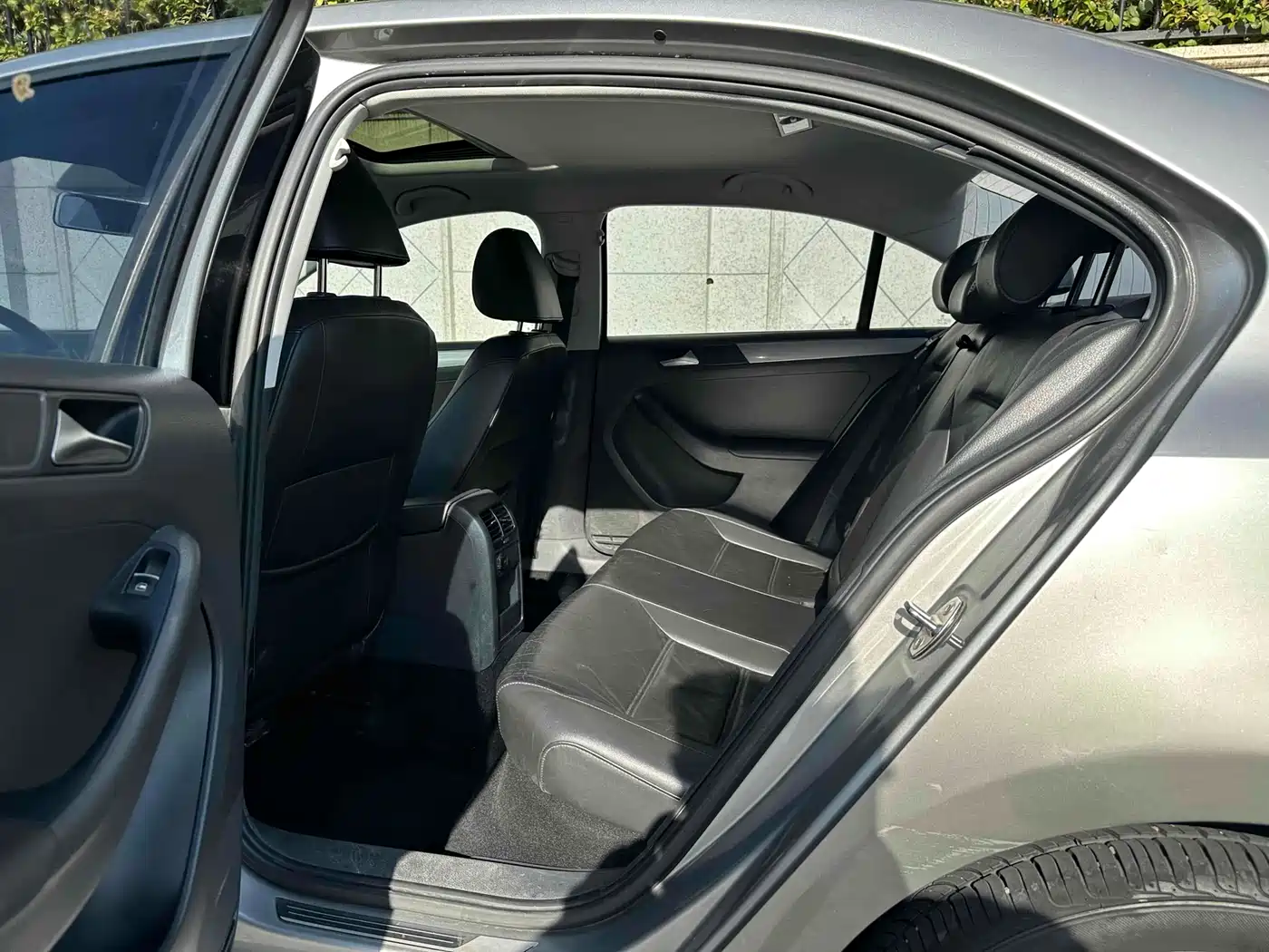 Volkswagen Sagitar 2014 Facelift 1.6L Automatic Comfort фото 7