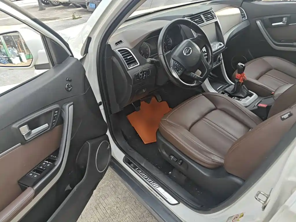 Landwind X5 2017 2016 Plus 1.5T Manual Pioneer Edition