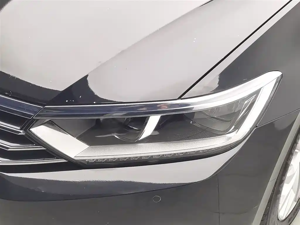Volkswagen Magotan 2018 Facelift 330TSI DSG Luxury фото 7