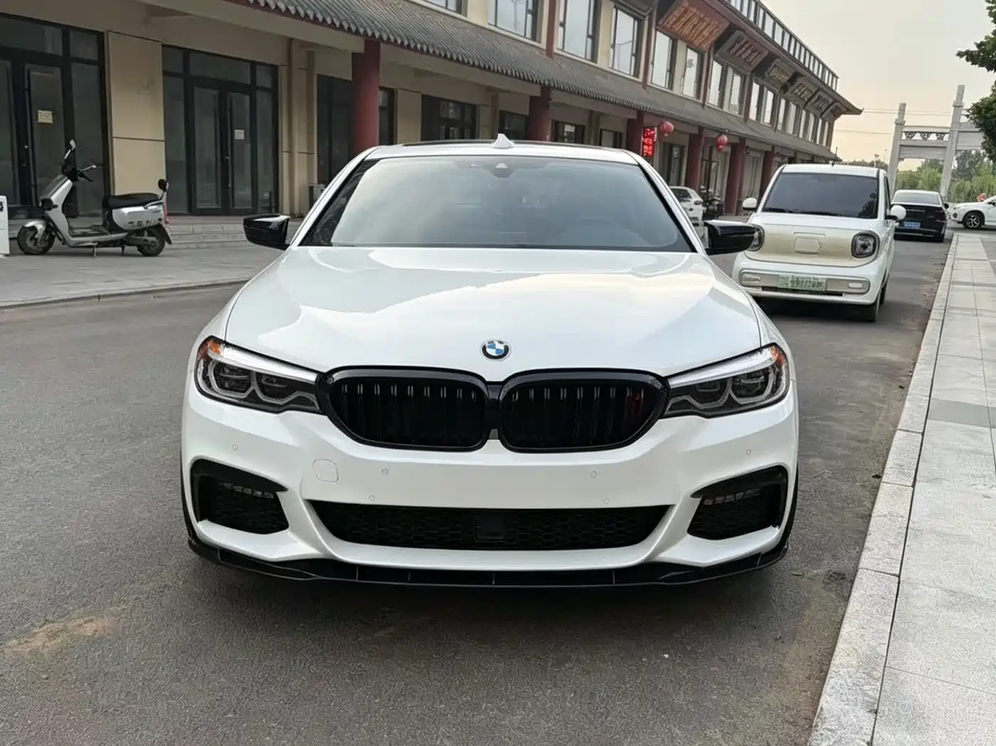 BMW 5 Series (Import) 2019 525i M Sport Package фото 5