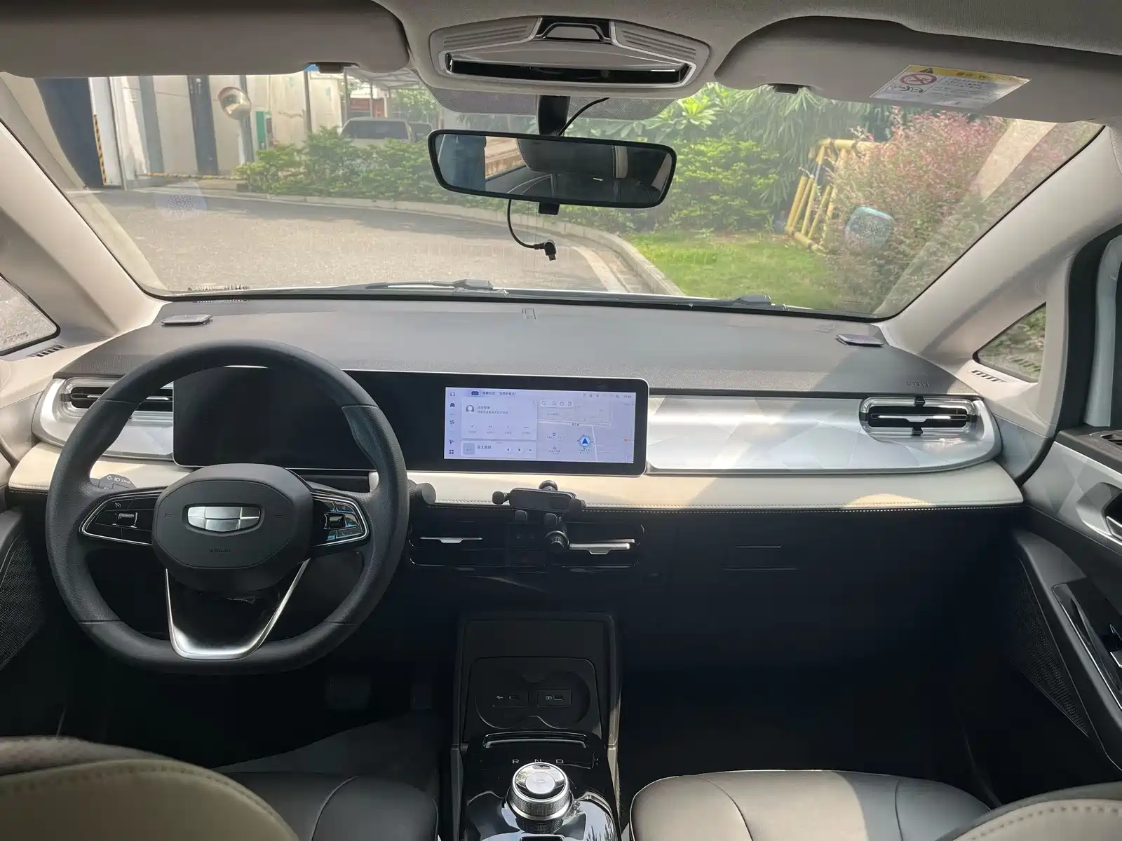 Фото 5 - Geely Geometry E Firefly