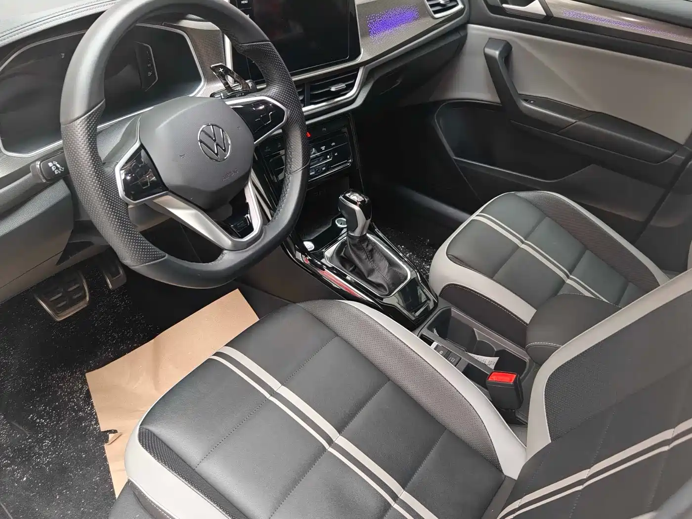 Фото 27 - Volkswagen T-ROC