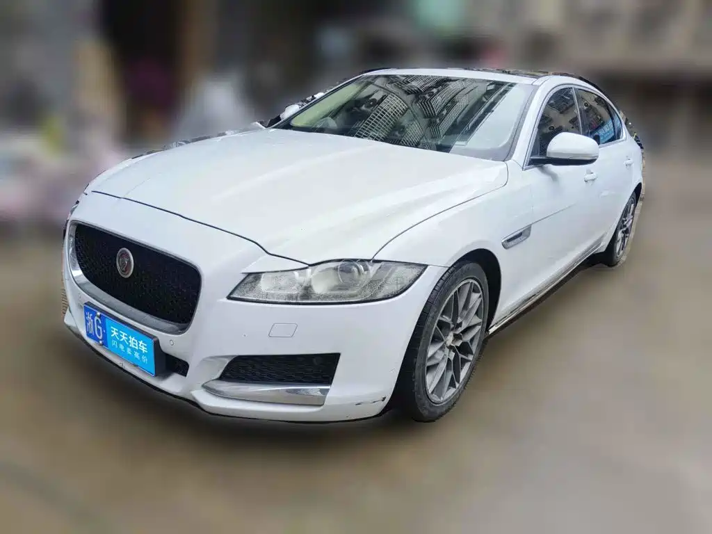 Photo 1 - Jaguar XFL